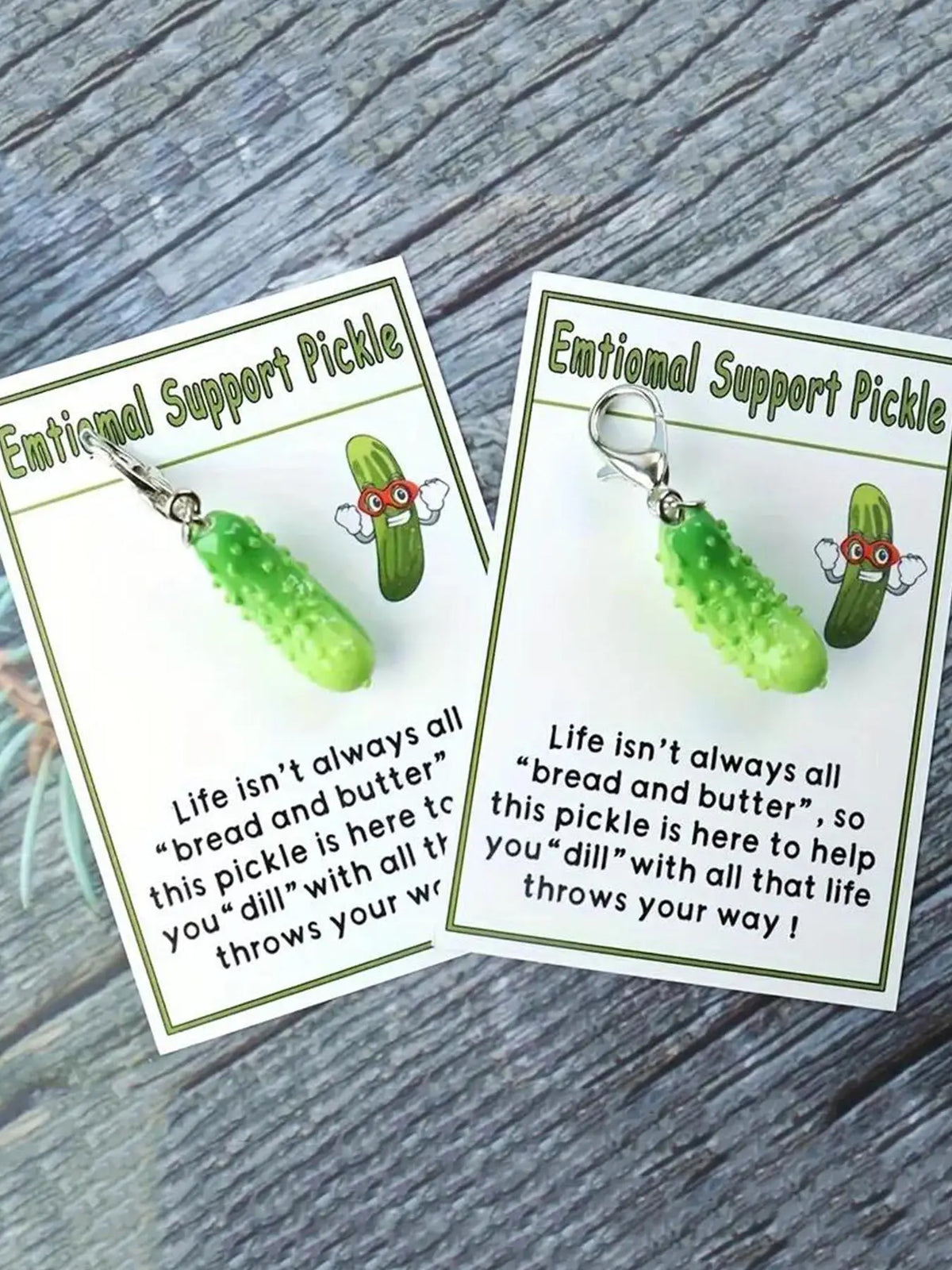 Cucumber Shaped Pickle Themed Keychains for Men, Cute Fruit Design Keychain with Pocket Card, Accessories for Women & Men, Cute Keychain Accessory, Birthday Gift, Gifts for Her, Charms, Lightweight Keychain, Key Rings