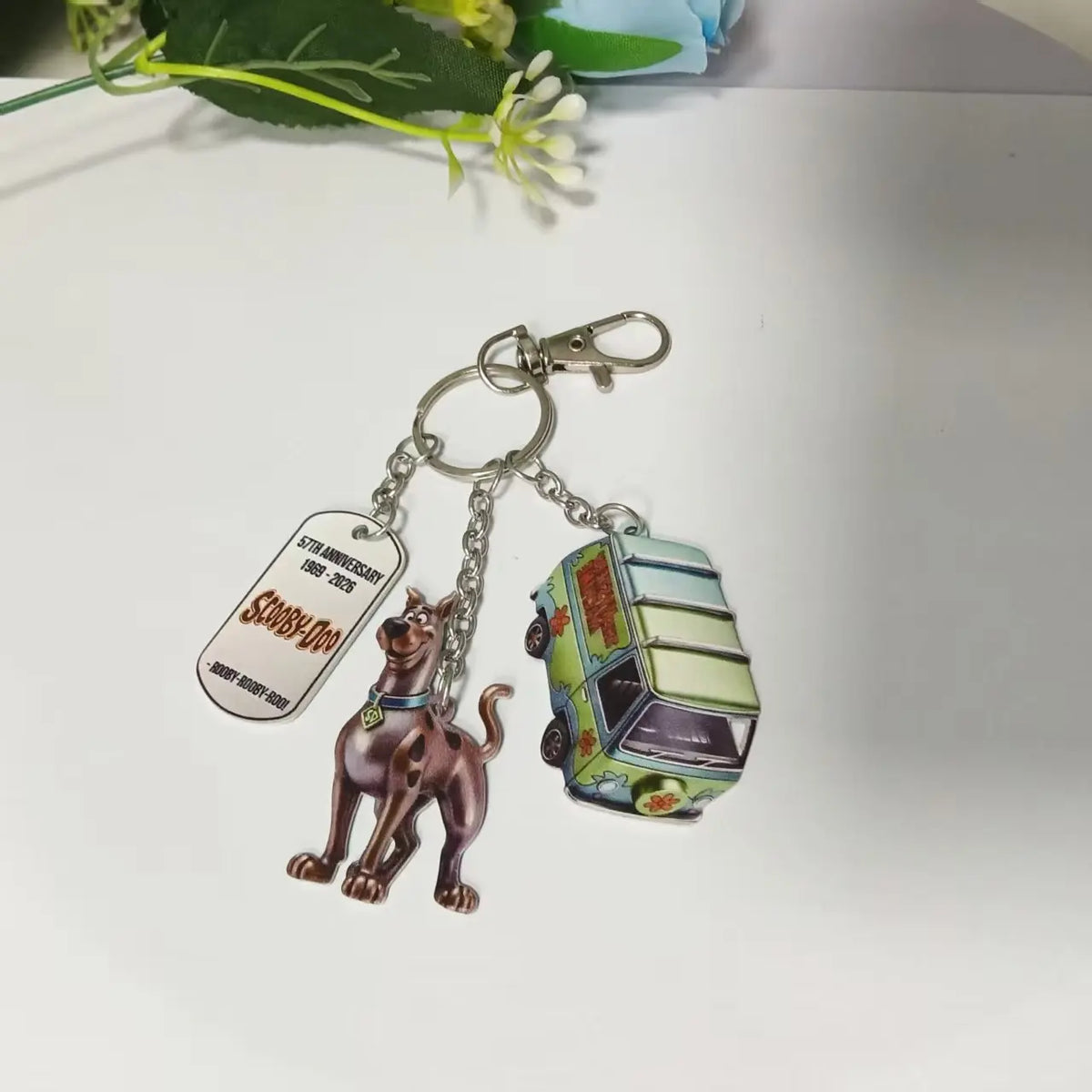 Scooby-Doo Cartoon Metal Keychain Set with Mystery Machine Pendant, 57th Anniversary Cartoon Backpack Charm Gift, Collectible Decorative Accessories Keychain for Backpack
