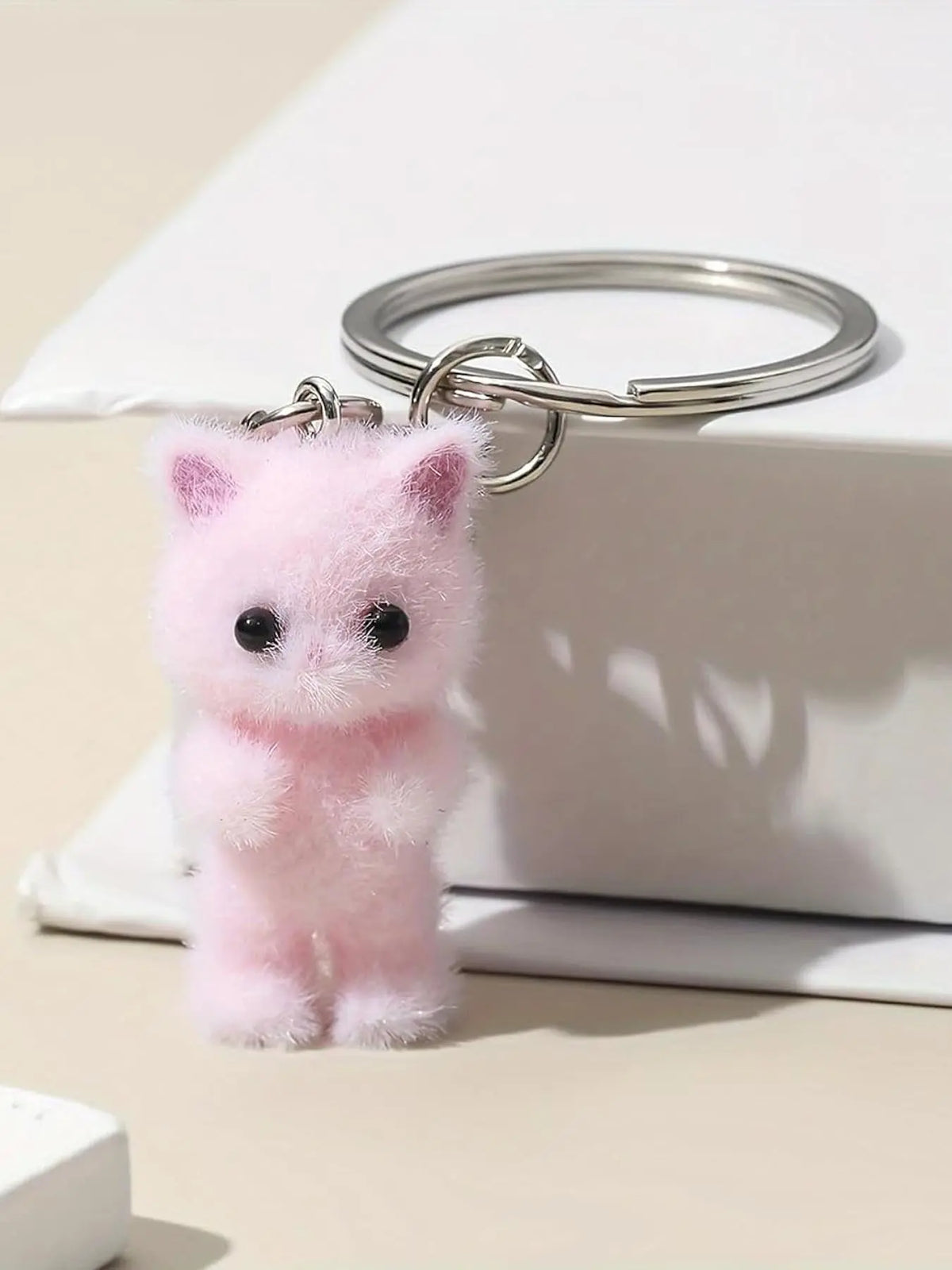 Cute Cat Design Keychain, Fuzzy Keychain, Trendy Cute Keychain, Cute Keychain Accessory for Car Keys for Women & Men, Fashion Accessories for Bag Backpack Wallet Pendants Decor
