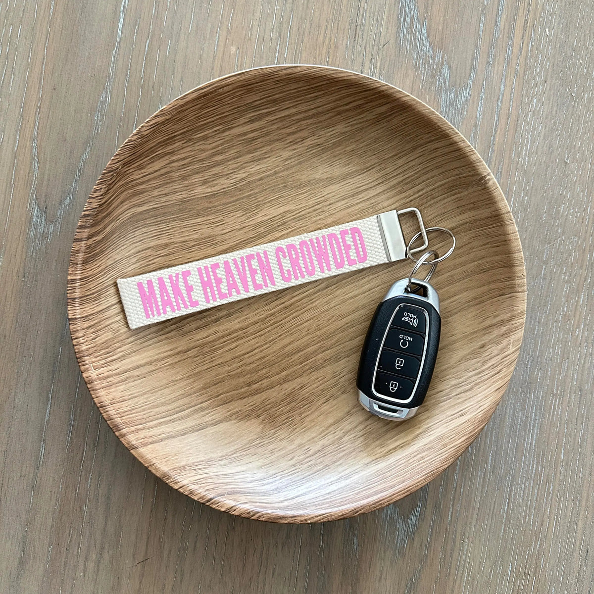 Christian Trendy Vinyl Keychain Wristlet - Ivory Band, Bible Verse Design, "Make Heaven Crowded" Message, Fashion Key Holder for Costume Jewelry Accessories