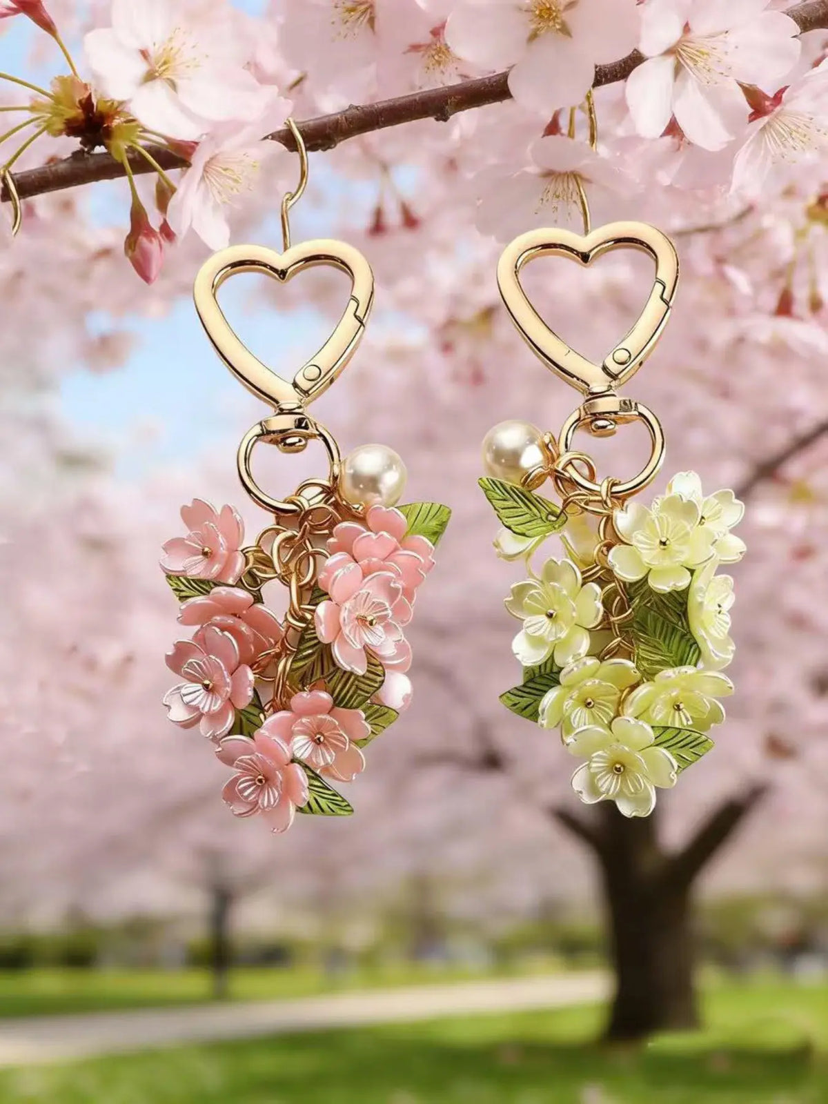 Romantic Heart-Shaped Cherry Keychain, Pink Enamel Cherry Blossom Pendant, Trendy Cute Keychain, Faux Pearl & Flower Clusters Bag Charm Keyring Accessory Valentine/Mother's Day, Aesthetic Keychain