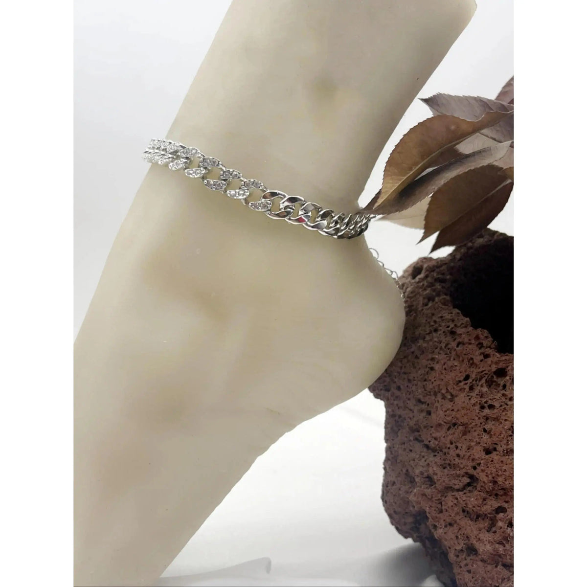 Women's Crafted Silver Aluminum Alloy Ankle Bracelet - Casual Elegant Everyday Wear, Exquisite Finish, Easy to Style, Versatile Costume Jewelry, Elegant Accessory, Perfect Birthday Gift