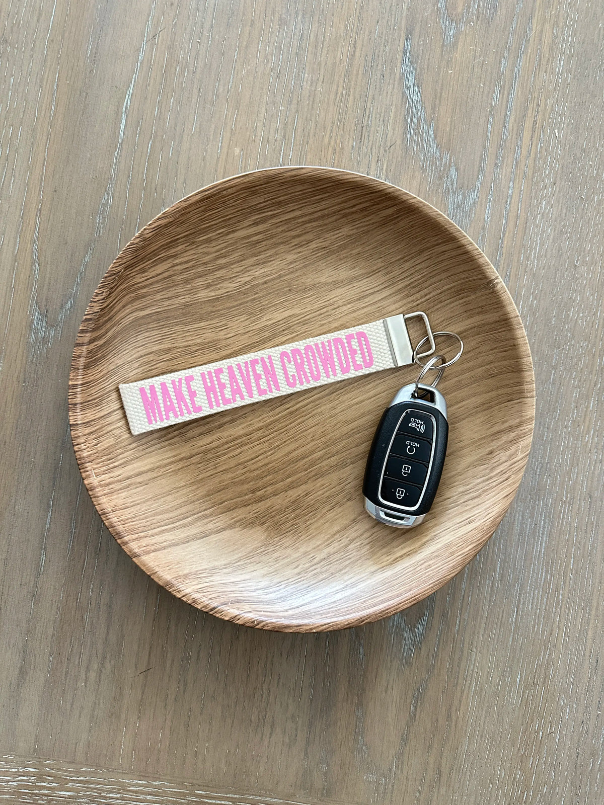 Christian Trendy Vinyl Keychain Wristlet - Ivory Band, Bible Verse Design, "Make Heaven Crowded" Message, Fashion Key Holder for Costume Jewelry Accessories
