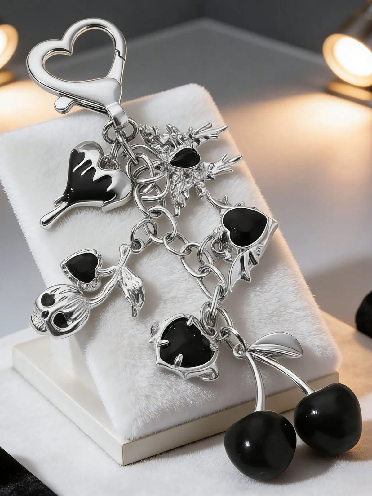 Retro punk style practical texture cherry bag hanging, cherry shape+heart-shaped wing decoration, chain design, heart-shaped buckle, can be used as bag hanging and keychain, exquisite and fashionable, Bag Charm Keychain, Bag Pendant, Bag Accessory