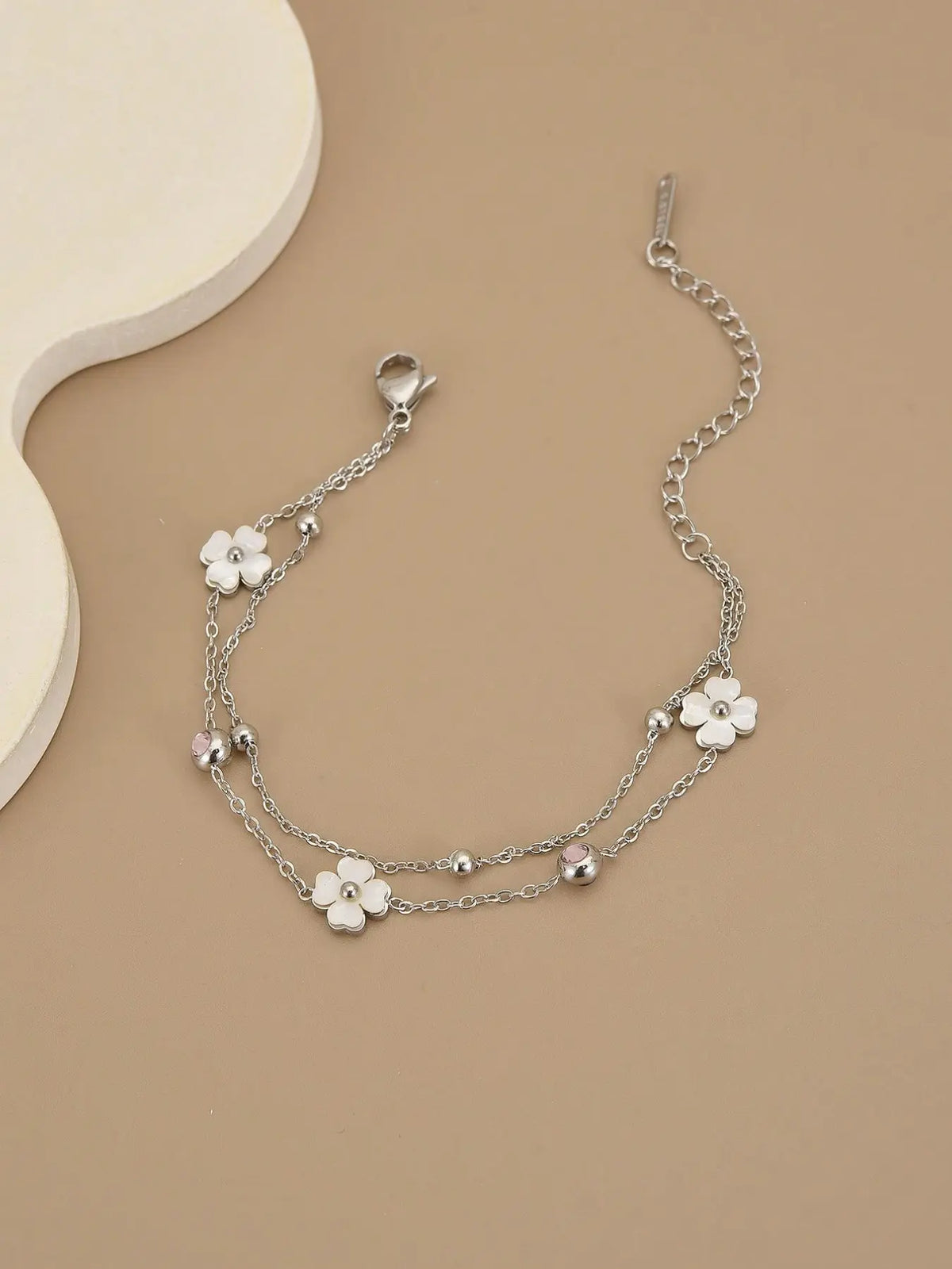 1pcs Women Dainty Double Layer Ankle Bracelet White Shell Four Petal Flower Anklet with Pink and White CZ Beads Adjustable Chain Summer Beach Foot Jewelry Trendy Jewelry Boho Style Jewelry Gift for Her Boho Anklet
