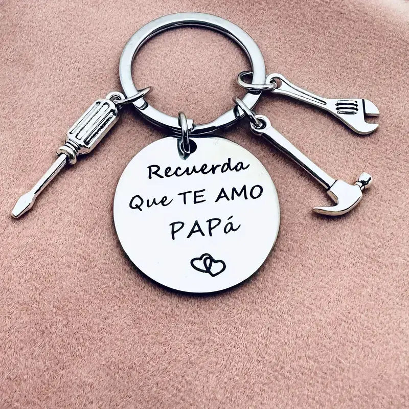 Durable Stainless Steel Keychain Accessory - Round Engraved "Recuerda Que Te Amo Papá" Charm, Double Stainless Steel Rings, Carabiner Tool Keyring, Meaningful Daughter/Son Gift for Dad for Father’s Day, Birthday