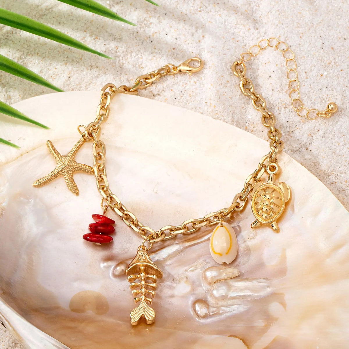 Nautical Alloy Chain Anklets - Simple Female Casual Costume Jewelry with Fishbone, Starfish, Shell Charms, Niche Design for Vacation Style (No Excessive Ornate Details)