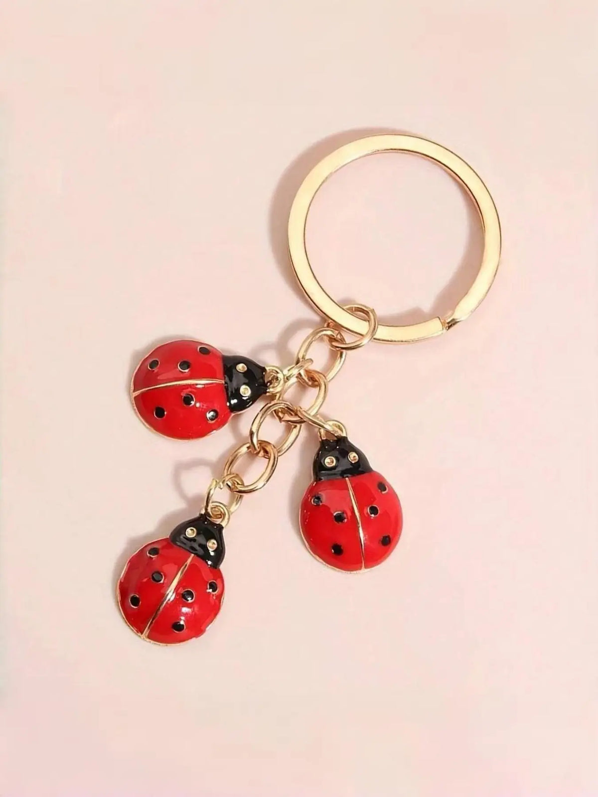 Cute Ladybug Kawaii Keychain, Oil Drop Metal Bag Charm, Girly Simple Pendant, Creative Bag Decoration Accessory for Women & Girls Cute Keychains