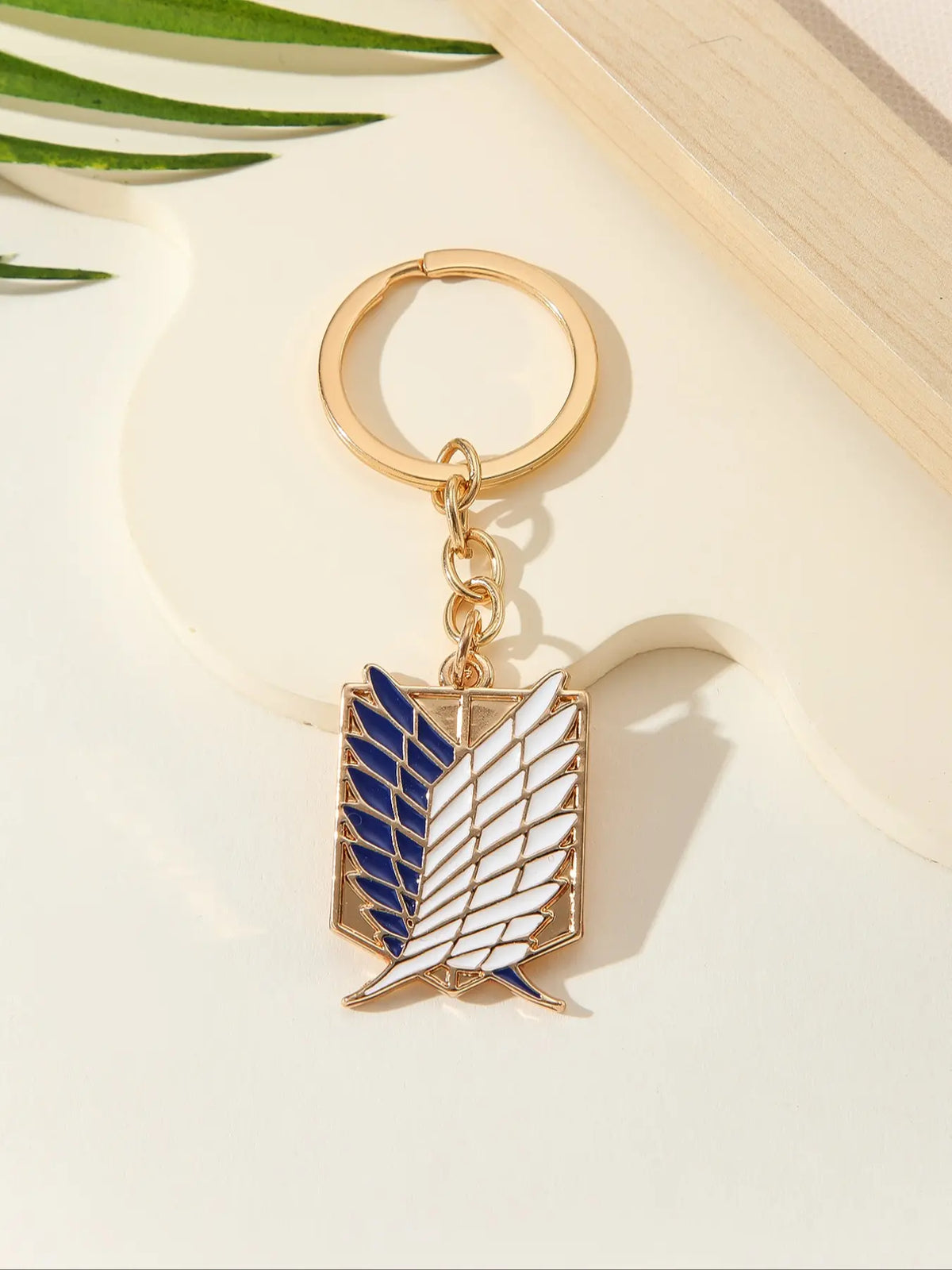 1Pc Attack on Titan Wings of Freedom Keychain, Anime Survey Corps Style, Gold-Plated Enamel Metal Key Ring, Car & Backpack Ornament, Collectible Gift for AOT Fans, Key Chain Accessories, Keychain Accessory, Key Chain Decorations