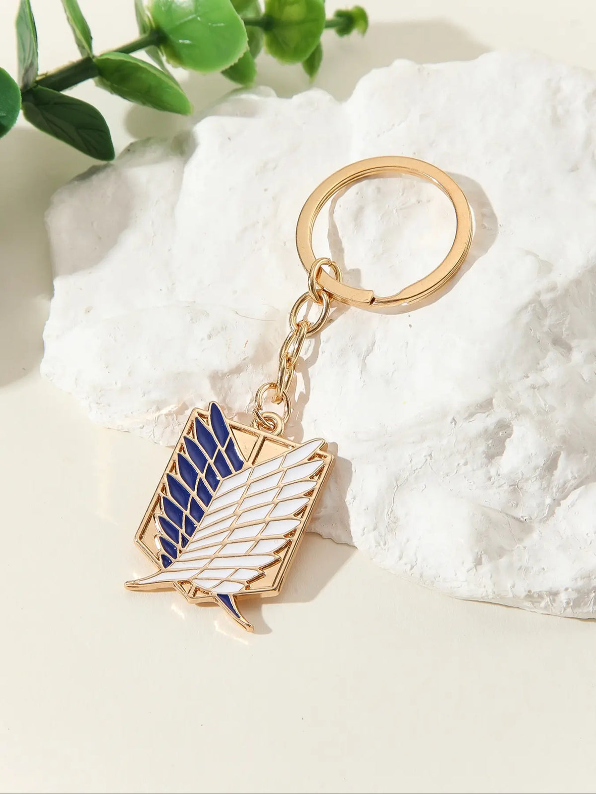 1Pc Attack on Titan Wings of Freedom Keychain, Anime Survey Corps Style, Gold-Plated Enamel Metal Key Ring, Car & Backpack Ornament, Collectible Gift for AOT Fans, Key Chain Accessories, Keychain Accessory, Key Chain Decorations