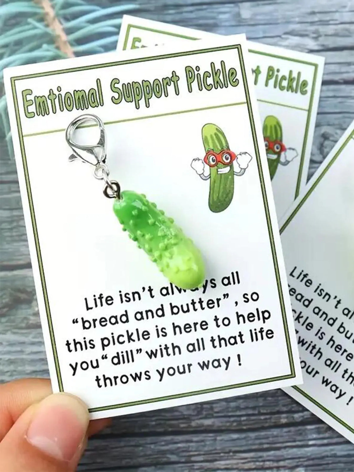 Cucumber Shaped Pickle Themed Keychains for Men, Cute Fruit Design Keychain with Pocket Card, Accessories for Women & Men, Cute Keychain Accessory, Birthday Gift, Gifts for Her, Charms, Lightweight Keychain, Key Rings