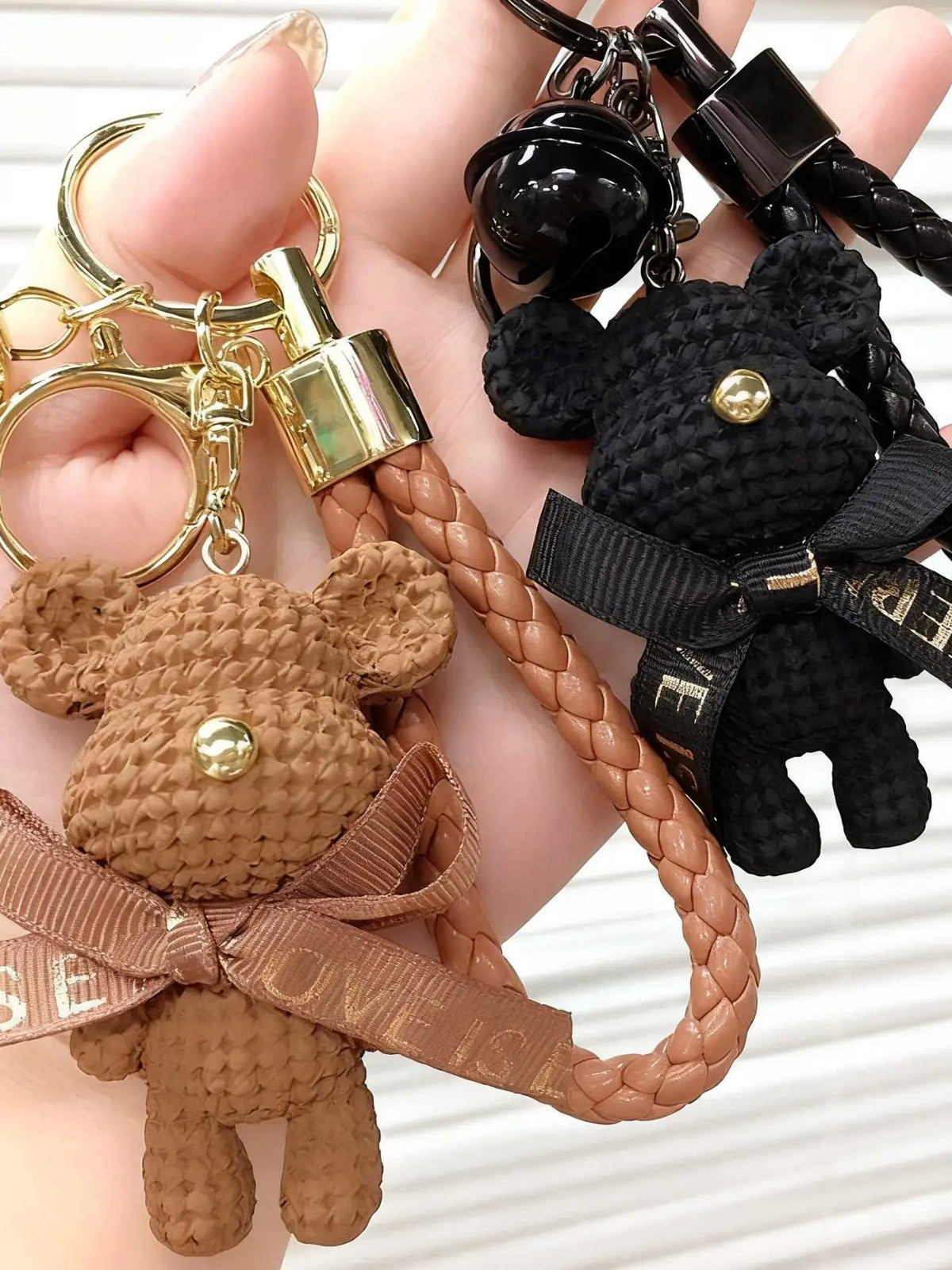 Set of Fun Gift Keychains with Bell Bowtie Bear, Cute Design Keychains for Family and Friends, Perfect Simple Accessories for Any Occasion, Keychain Kawaii, Teddy Keys, Trendy Cute Keychain, Cute Keychain Accessory