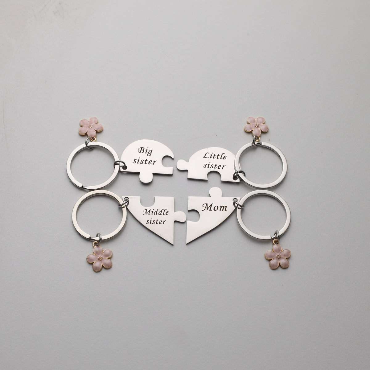 Mother Daughter Keychain for 4,Mother Big Sister Middle sister Little Sister Keychain for 4, Sweet Meaningful Gift for Mom for Mother's Day, Birthday, Christmas or Just Because