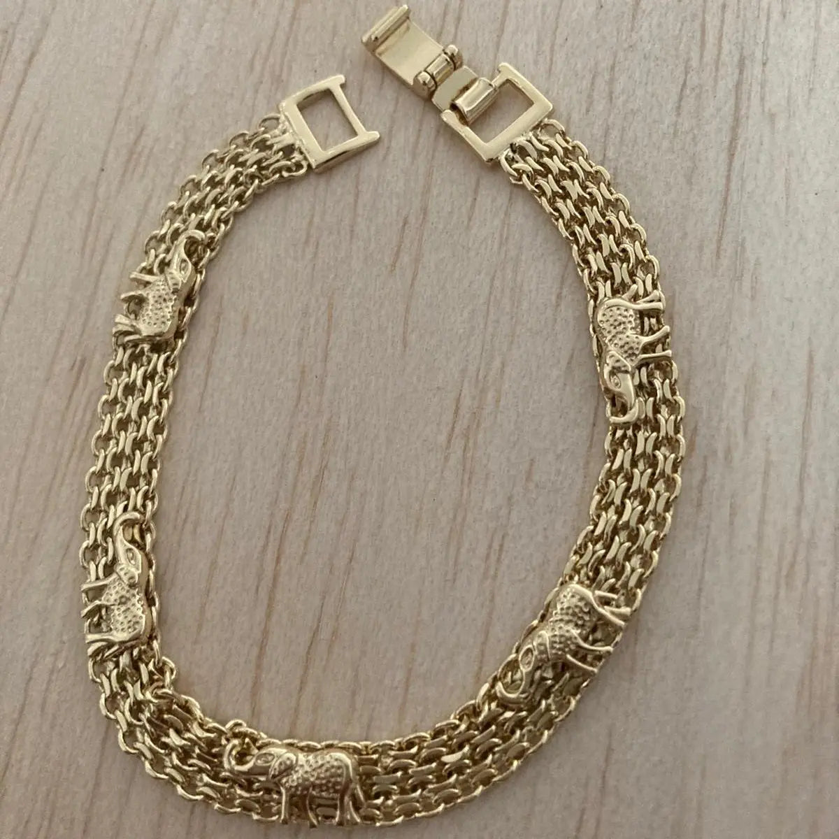 Women's Animal-Themed Elephant Anklet - Unisex Design Gold-Coated Metal Costume Jewelry, 10in Casual Accessory, Any Occasion Bestie Gift Pick
