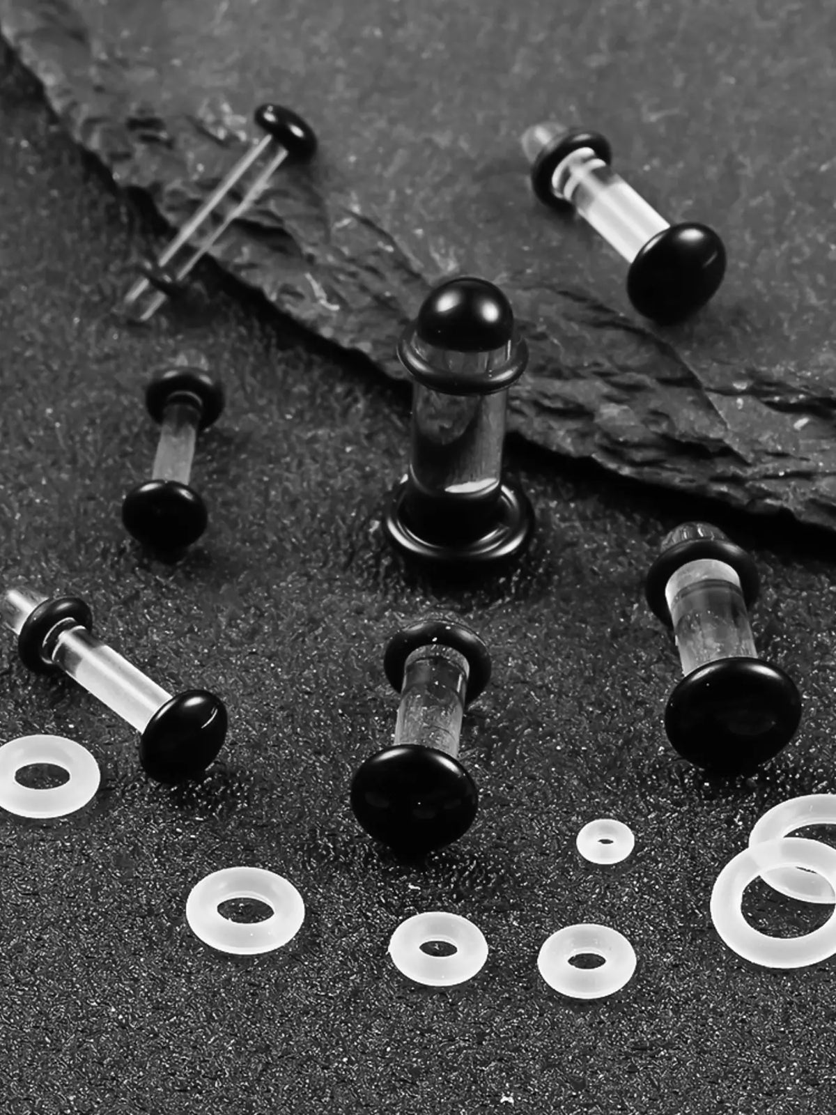 vanku Glass Ear Gauges Plugs Set (10/16/18pcs), Comfy Dead Stretching Plugs with Rubber Rings Ear Gauge Tunnels
